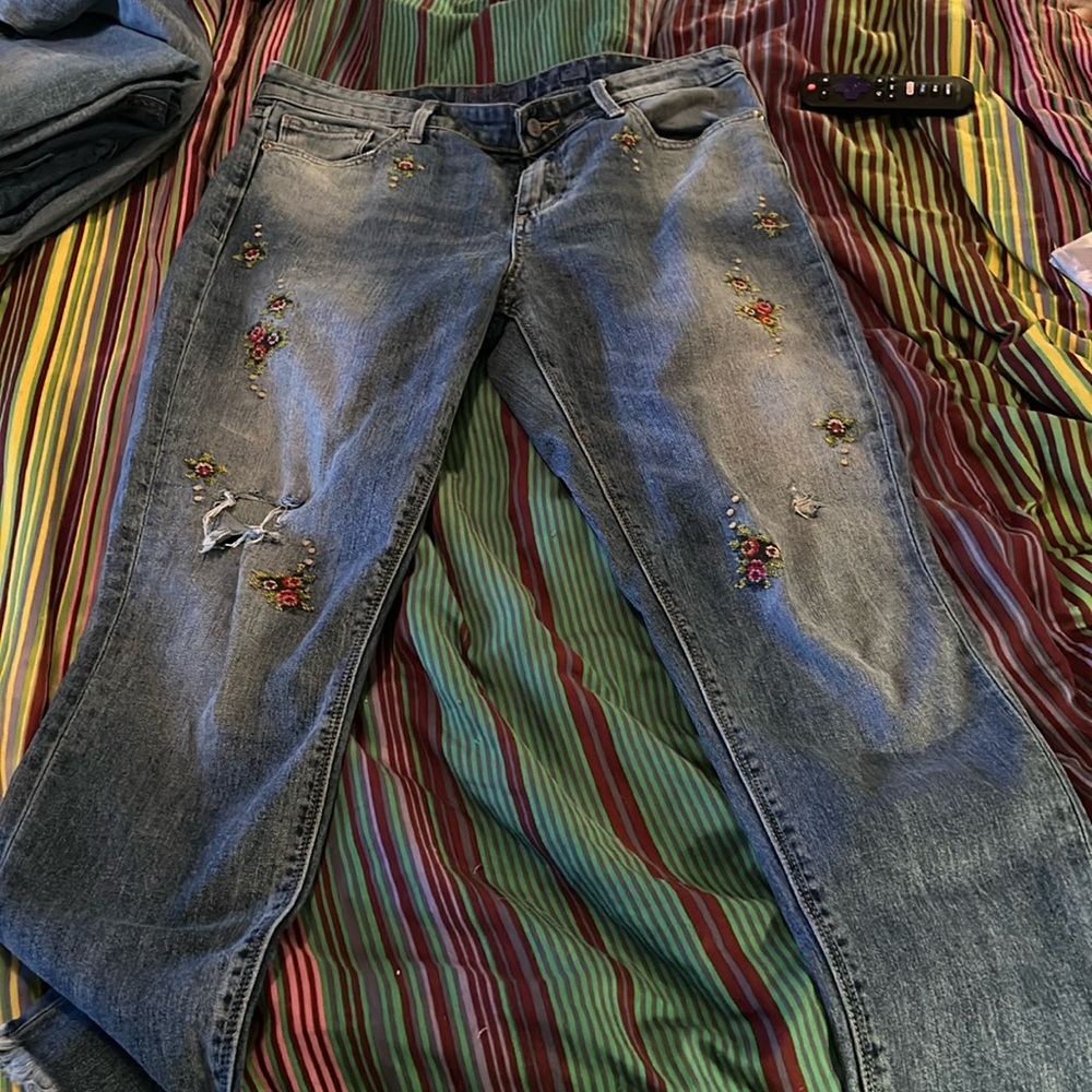 Embroidered jeans size 8